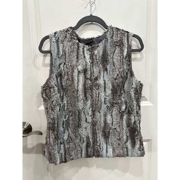 Faux Fur Vest - Picture 2 of 6